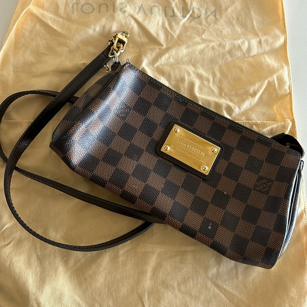 Louis Vuitton Eva clutch damier